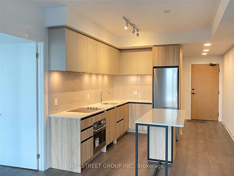 7950 Bathurst St #2002 — Photo 11