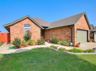 7420 Meadow Lake Dr, Yukon, OK 73099