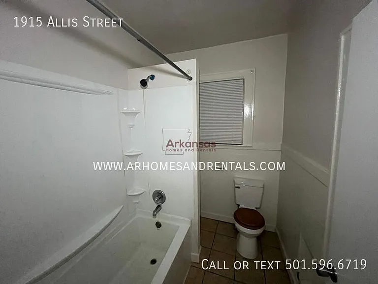 1915 Allis St — Photo 7