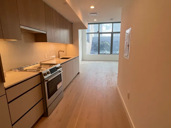 3 Court Square image 1 of 7