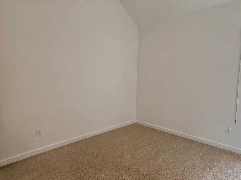 2110 E Roxboro Rd NE — Photo 25