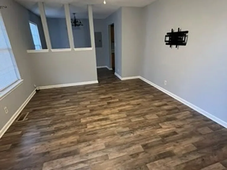 717 Polk Ave — Photo 2