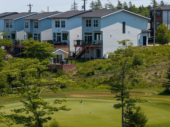 362 Marketway Ln, Halifax, NS B3T 0L1