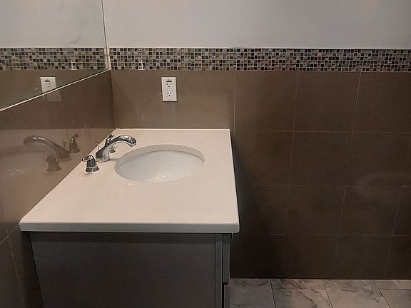 4th image of 37 Heckel St #2 & 3
