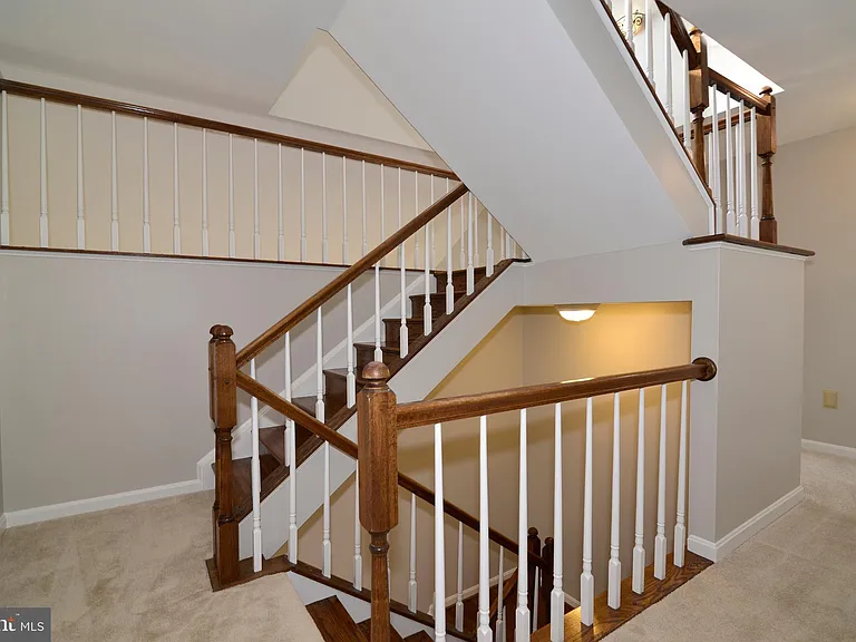 10200 Aspen Willow Dr — Photo 35