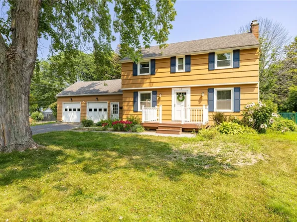 32 Hawley Dr, Webster, NY 14580