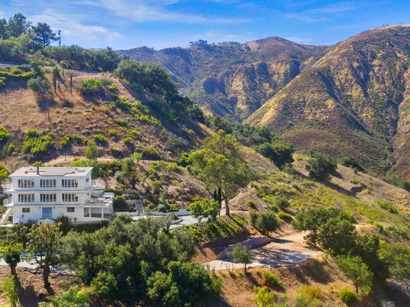 21733 Castlewood Dr, Malibu, CA 90265
