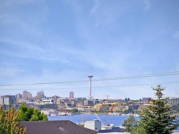 3rd image of 2038 Franklin Ave E #A