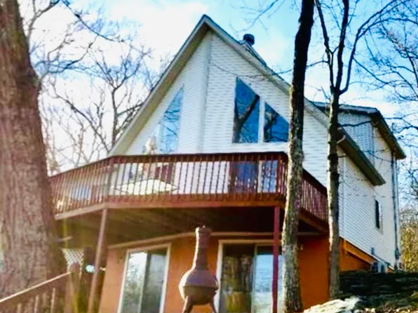 153 Lakewood Dr, Dingmans Ferry, PA 18328
