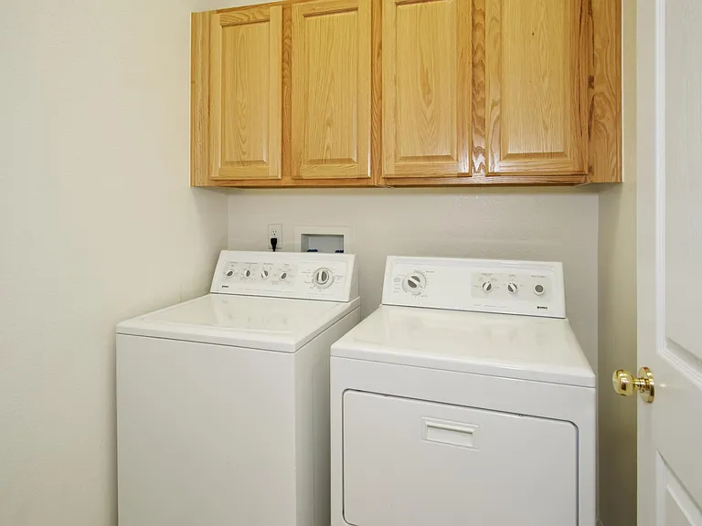 10585 Parkington Ln — Photo 12