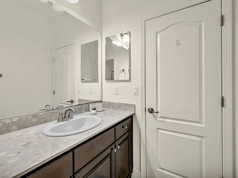 10677 Foxberry Park Dr — Photo 55