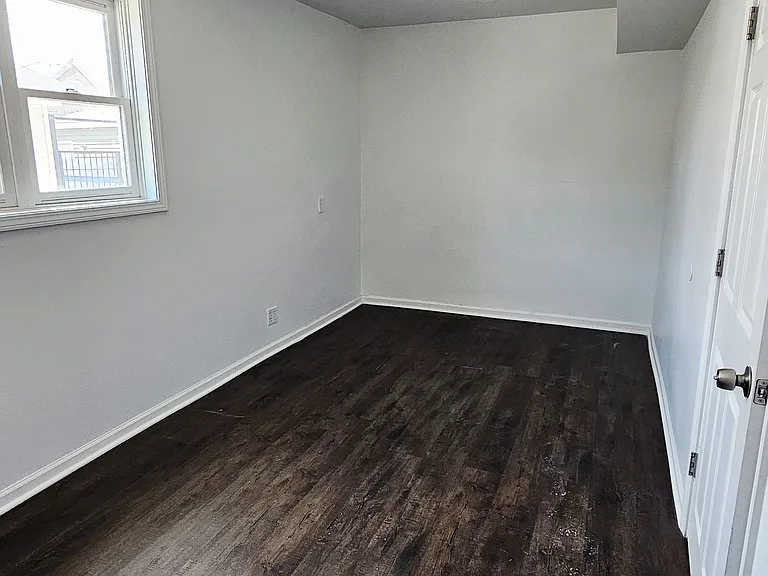 5230 S Lockwood Ave #1R — Photo 9