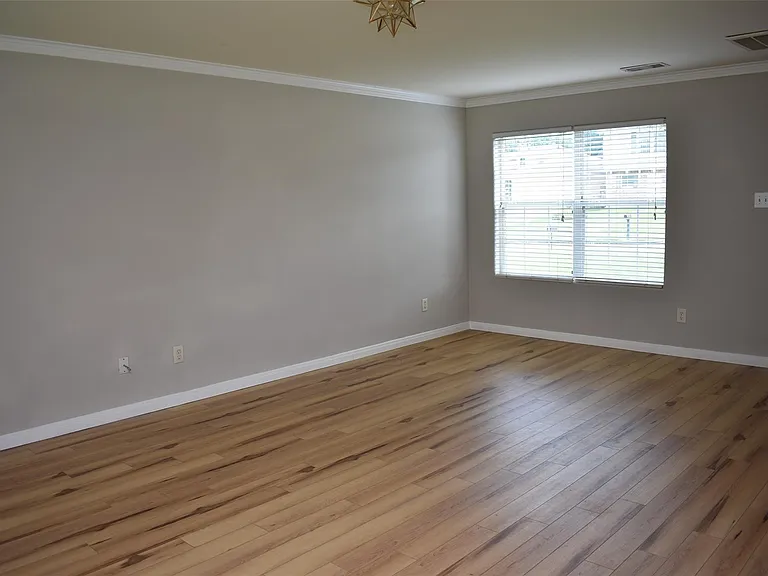 410 Laurel Sage Dr — Photo 5
