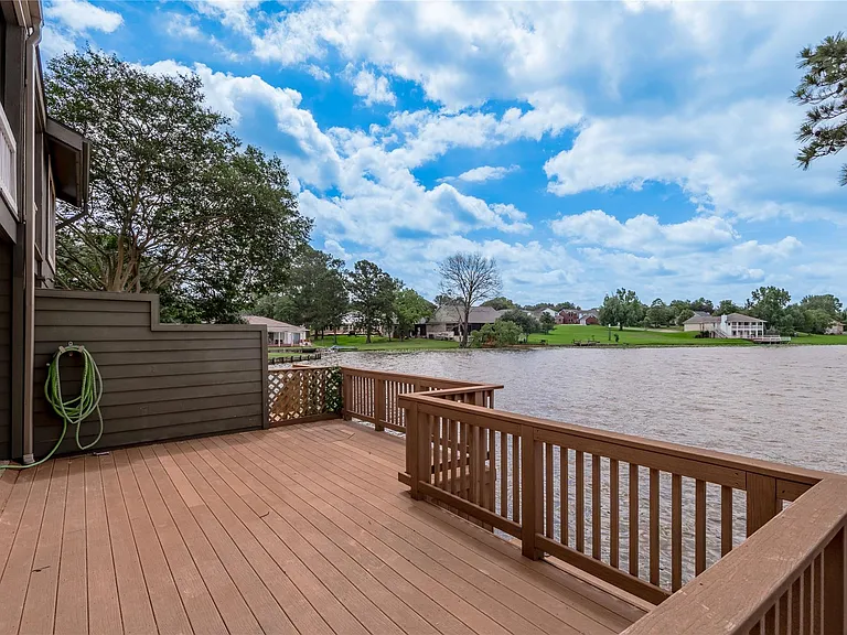 208 Waters Edge — Photo 23