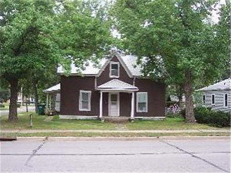 2nd image of 808 S Independence St