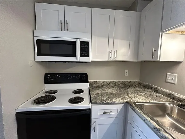 Cedars Apartments — Photo 5