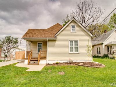 238 W Delmar Ave, Godfrey, IL, 62035