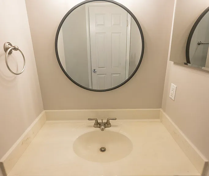 Main Bath Vanity