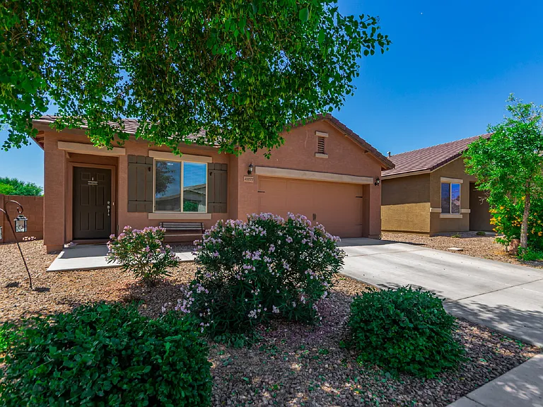 41177 W Lucera Ln — Photo 3