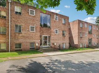 Roberta Gardens Apartments, Pittsburgh, PA 15221