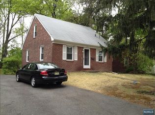 114 Sherwood Rd, Dumont, NJ 07628