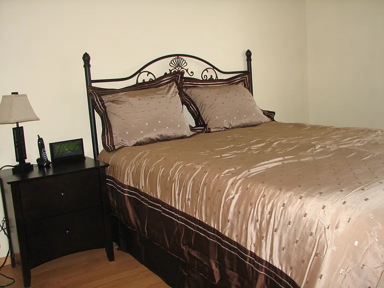 9604 Manning Ave — Photo 7