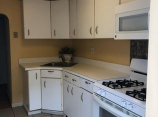 11 Peach Tree Ln, Hicksville, NY 11801