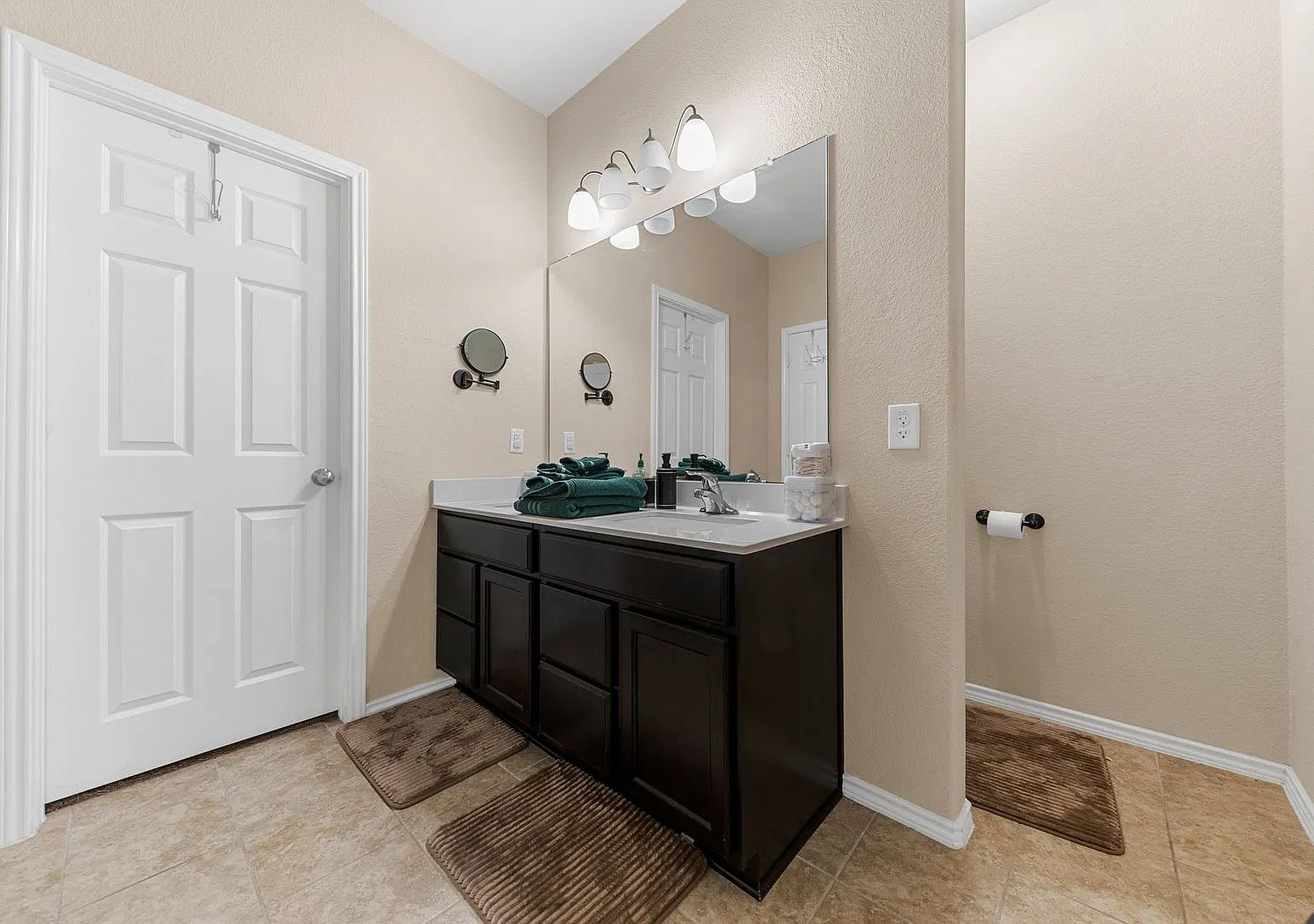 810 Hobby Rd — Photo 4