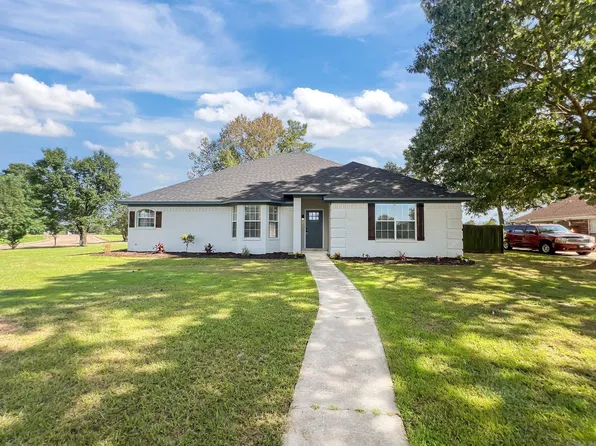 2310 Woodway Dr, Saratoga, AR 71854