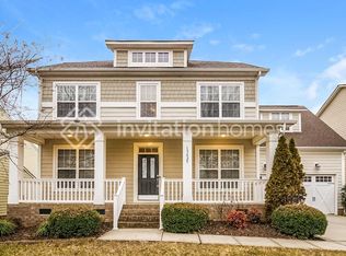 13425 Pierre Reverdy Dr, Davidson, NC 28036