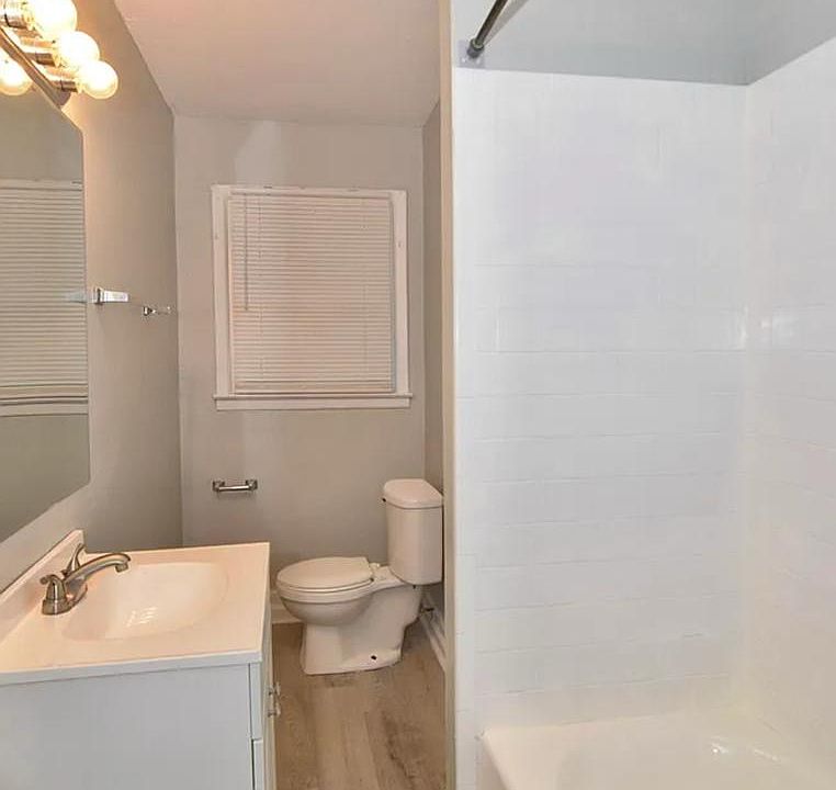 1st image of 2437 Deodara Dr #2437