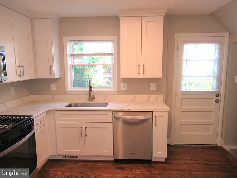 2142 N Stafford St #1 — Photo 9