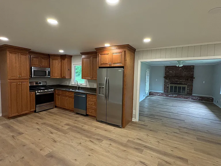 1262 Robert Ln — Photo 25
