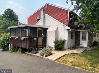 46 Old Douglass Dr, Douglassville, PA