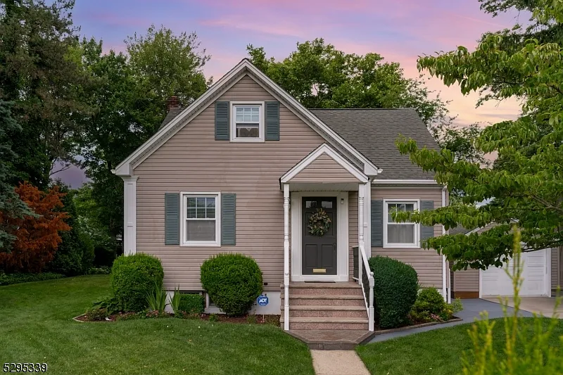 313 Dietz St photo 1