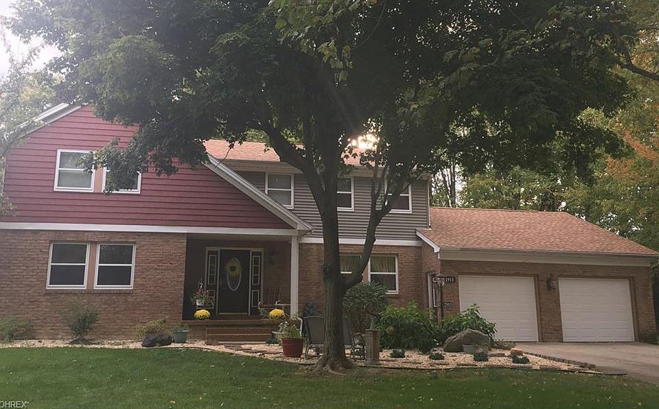 1st image of 2915 Thunderbird Dr