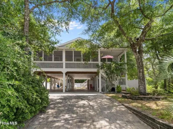108 SW 28th Street, Oak Island, NC 28465