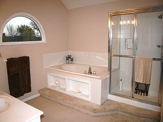 update master bath with faux paint