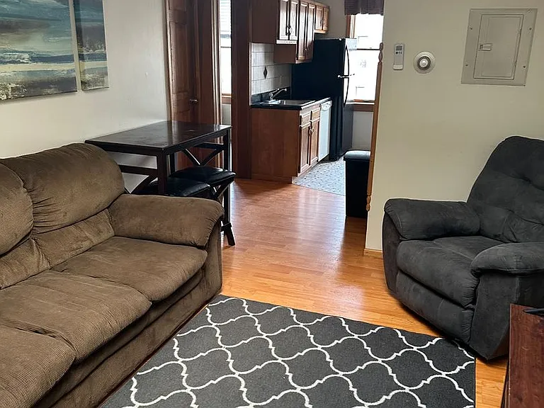 11 Clinton Ave — Photo 9