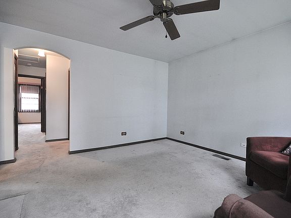 5th image of 3921 Elmwood Ave