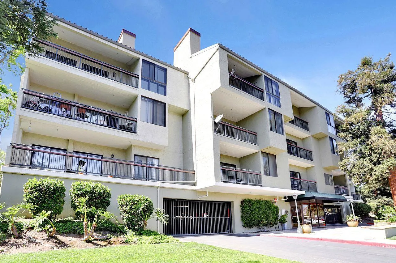 1 bed, 816 sqft, $3,100 — Photo 1