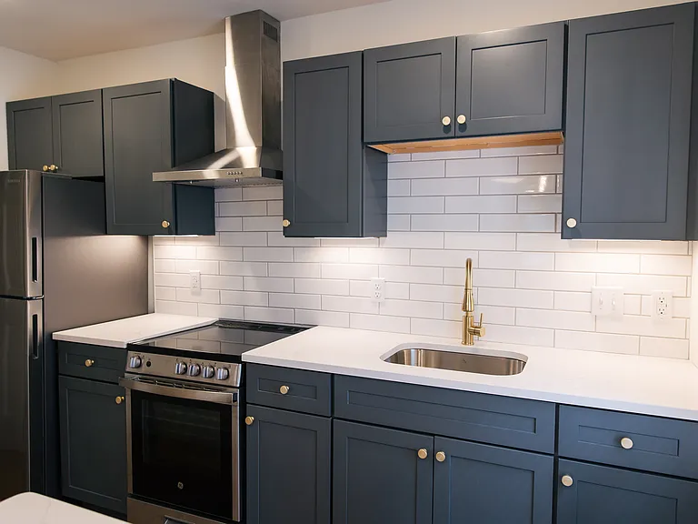 27-29 N Main St #4 — Photo 3