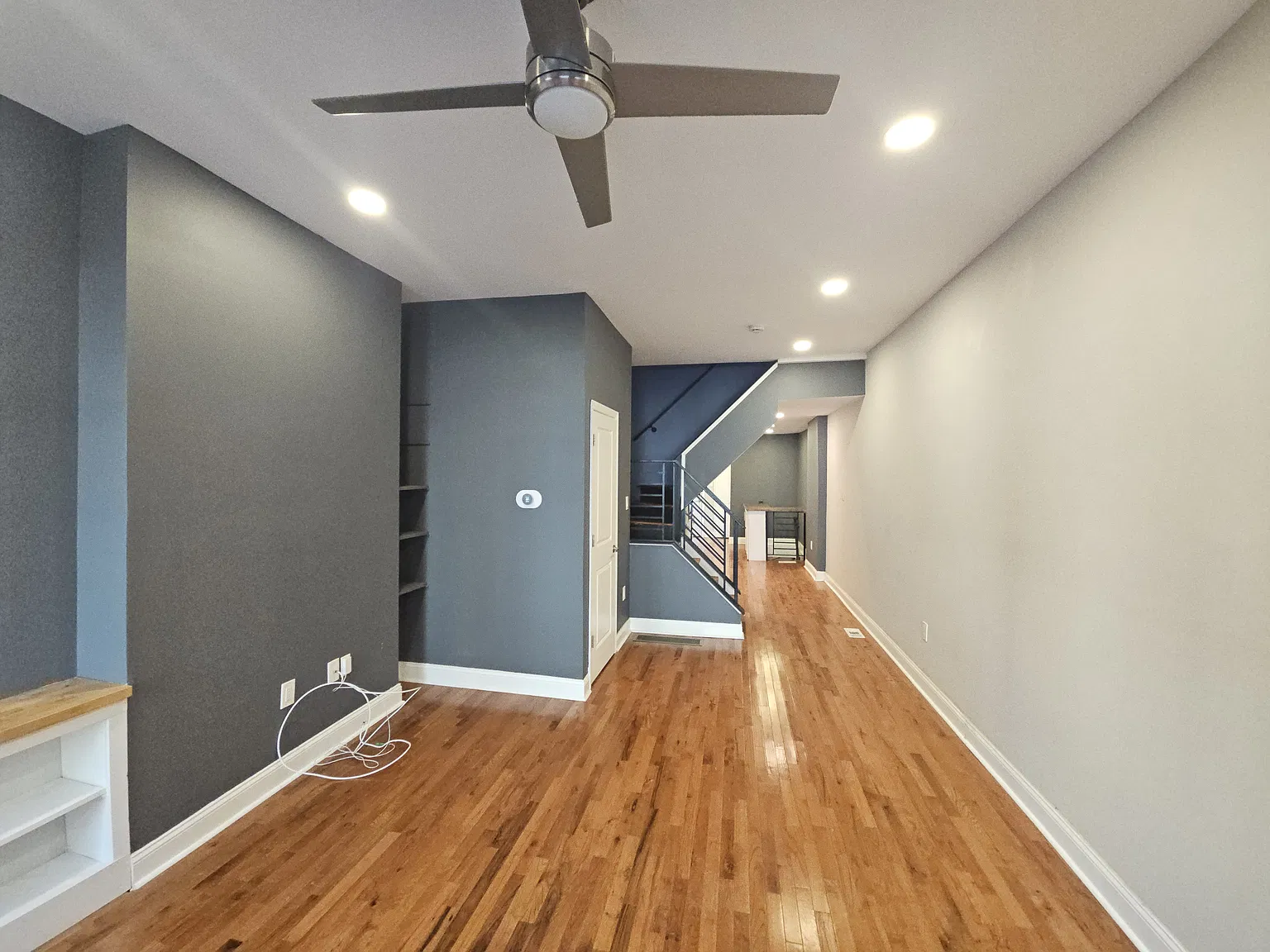 2528 Nicholas St — Photo 2
