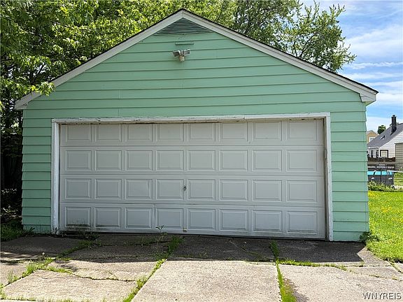 4th image of 115 Cambria St