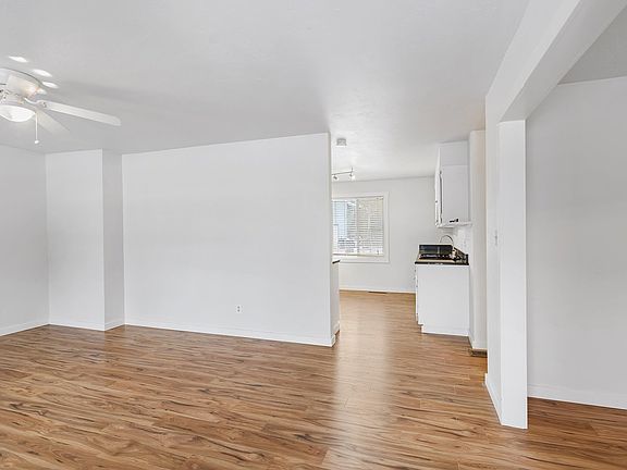 4th image of 220 Minnesota Ave