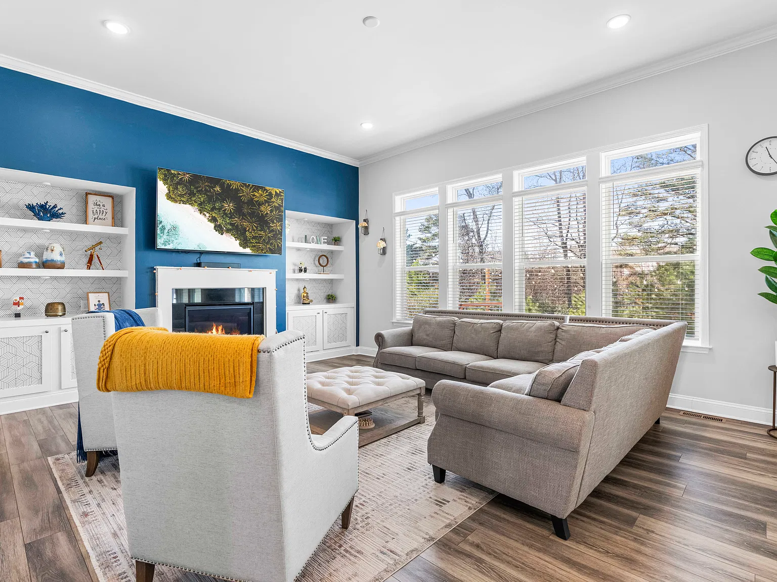 5 bed, 3666 sqft, $3,700 — Photo 1