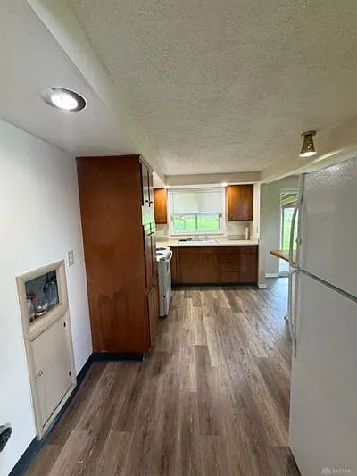 1389 Mapleridge Dr — Photo 7