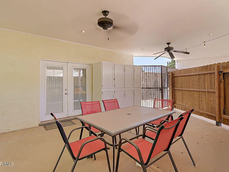 1104 Madeline Dr — Photo 48