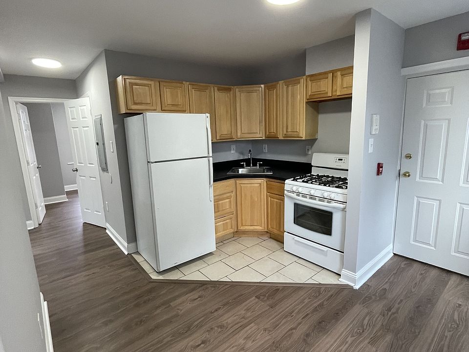 1st image of 231-33 W Coulter St #6