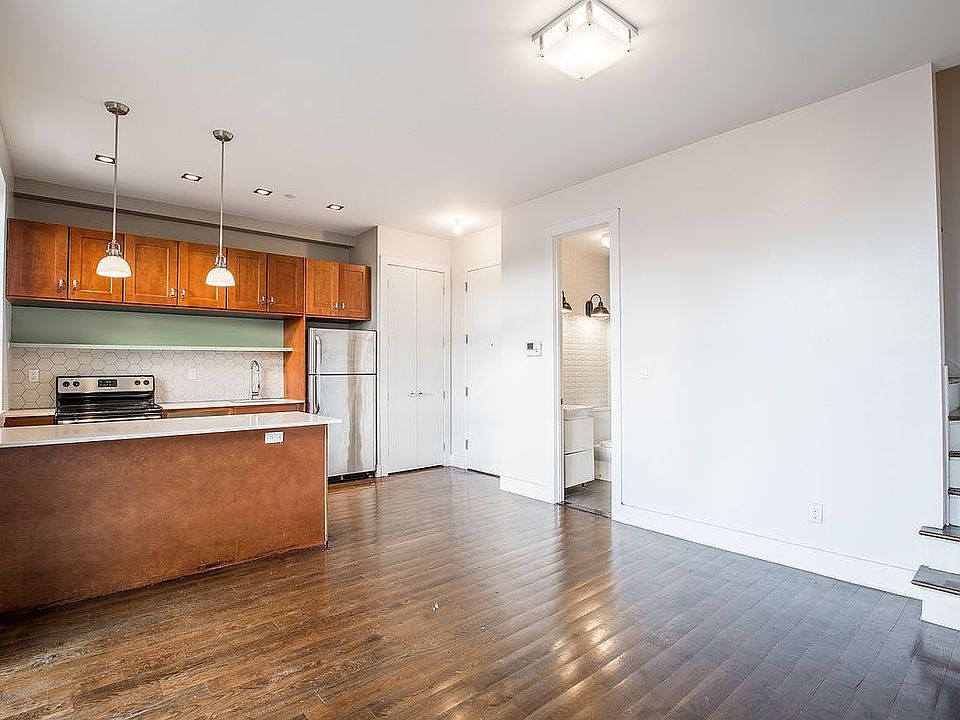 1st image of 167 Tompkins Ave APT 3